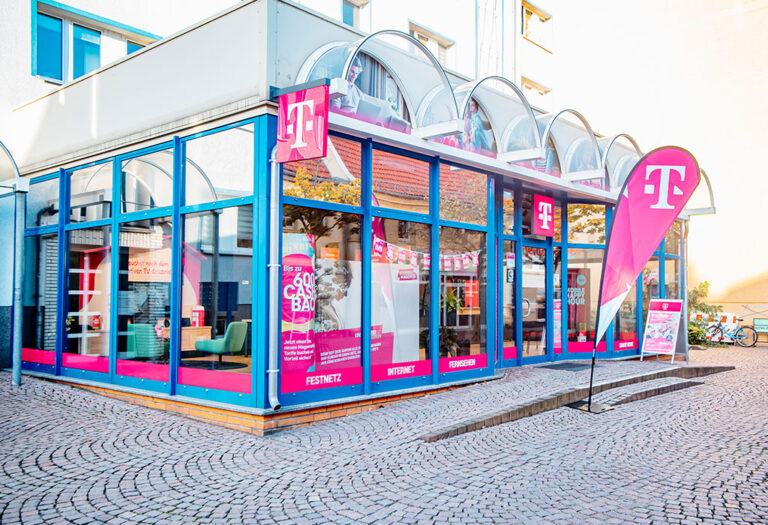 Shop, Außenansicht. Welkona – Ihr Telekom Partner in Bitterfeld